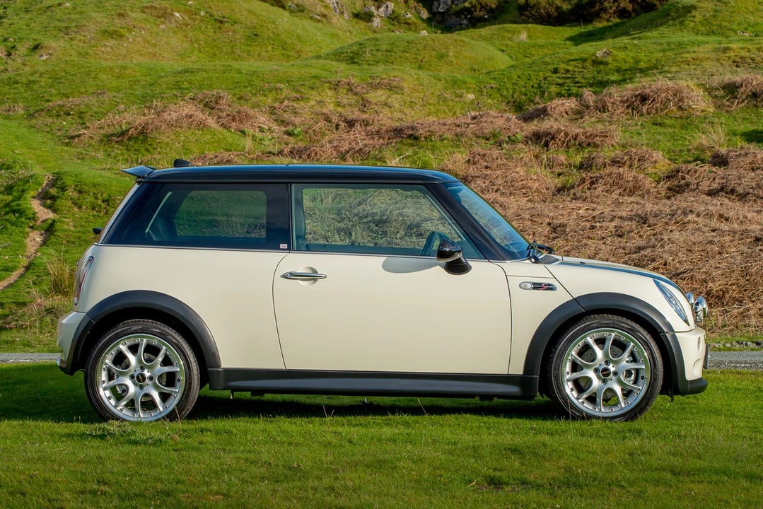 2005 Mini Mini Cooper S 1st Gen - Image 8 of 30