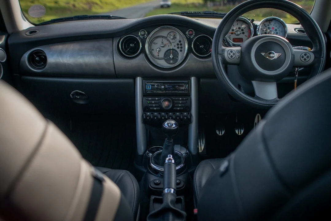 2005 Mini Mini Cooper S 1st Gen - Image 21 of 30