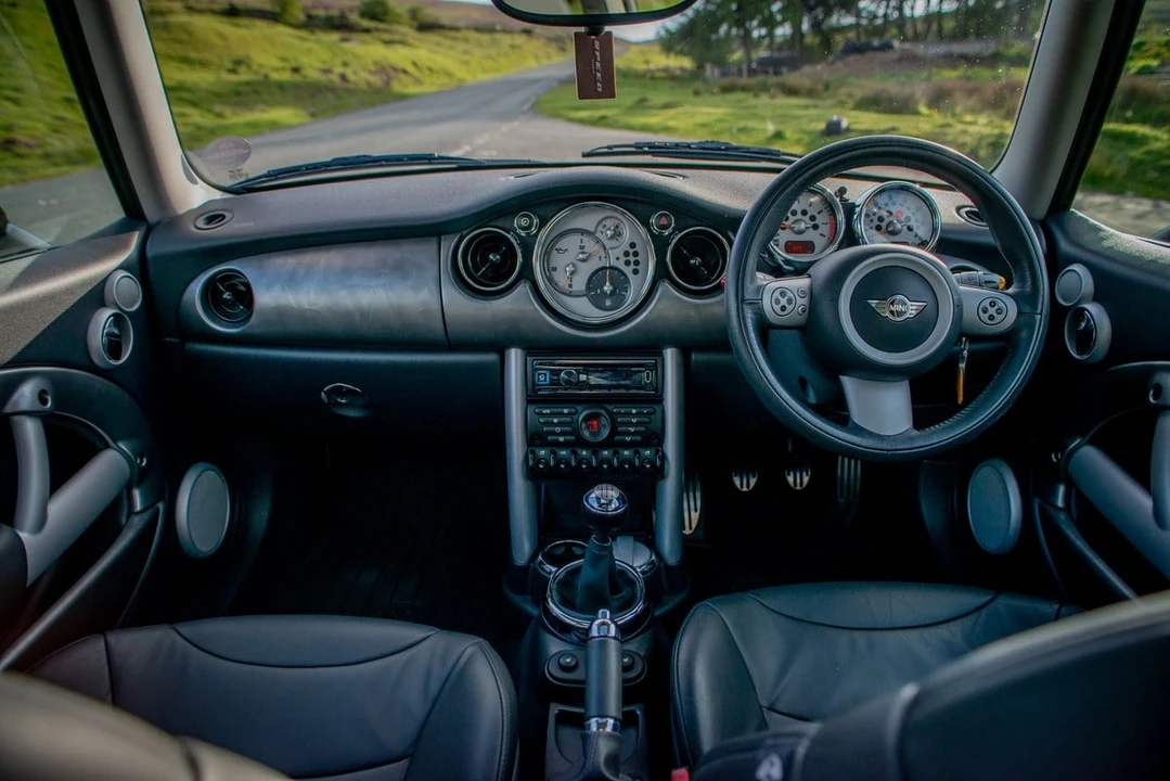 2005 Mini Mini Cooper S 1st Gen - Image 18 of 30
