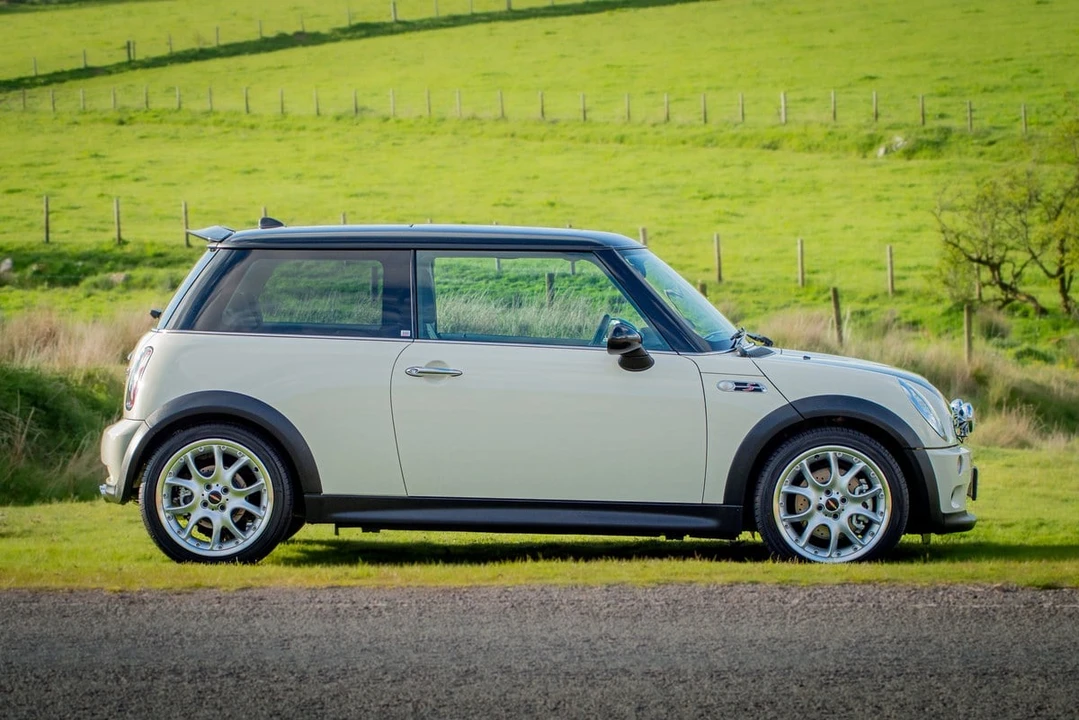 2005 Mini Mini Cooper S 1st Gen - Image 7 of 30