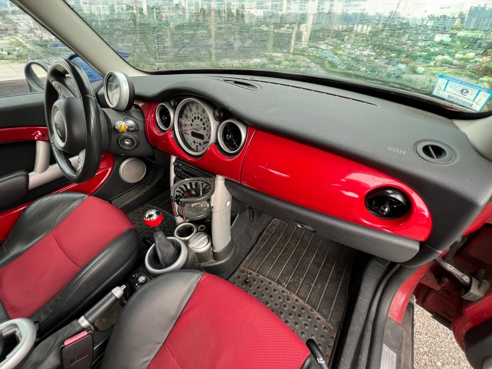 2005 Mini Mini Cooper S 1st Gen - Image 18 of 31
