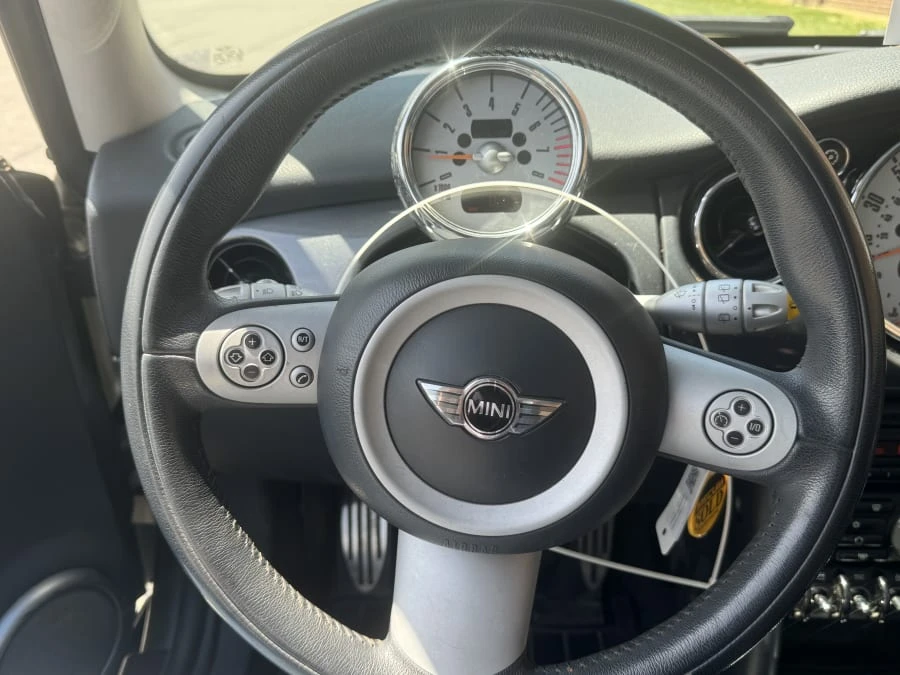 2005 Mini Mini Cooper S 1st Gen - Image 4 of 10