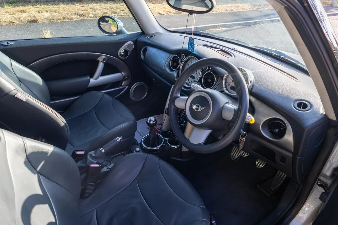 2005 Mini Mini John Cooper Works 1st Gen - Image 19 of 30