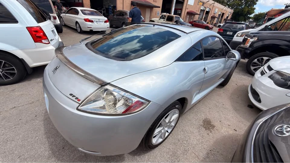 2005 Mitsubishi 3000GT - Image 4 of 10