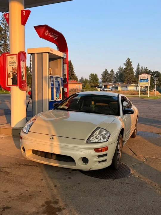 2005 Mitsubishi Eclipse 3rd Gen - Image 2 of 4