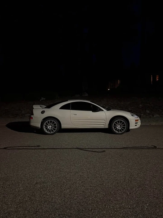 2005 Mitsubishi Eclipse 3rd Gen - Image 3 of 4