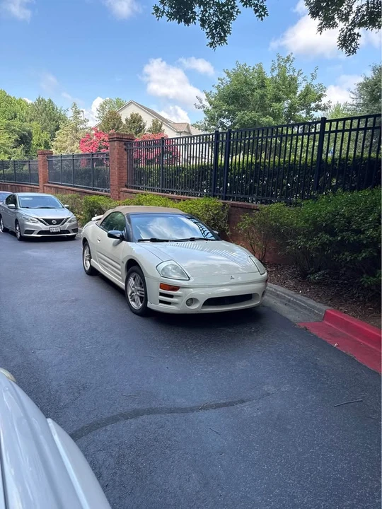 2005 Mitsubishi Eclipse 3rd Gen - Image 9 of 13