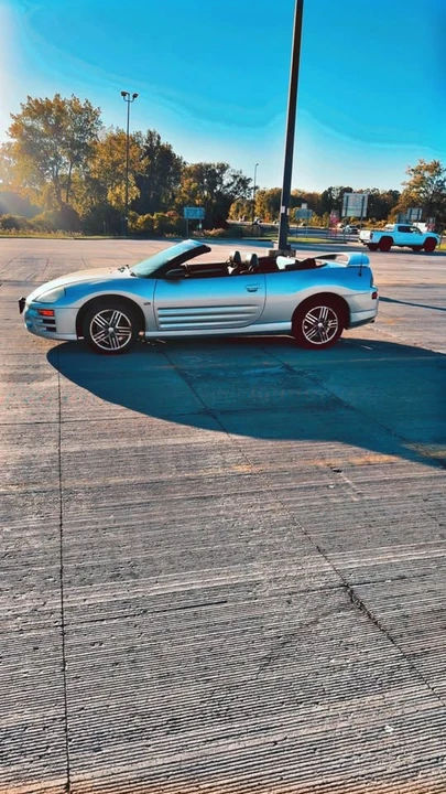 2005 Mitsubishi Eclipse 3rd Gen - Image 2 of 2