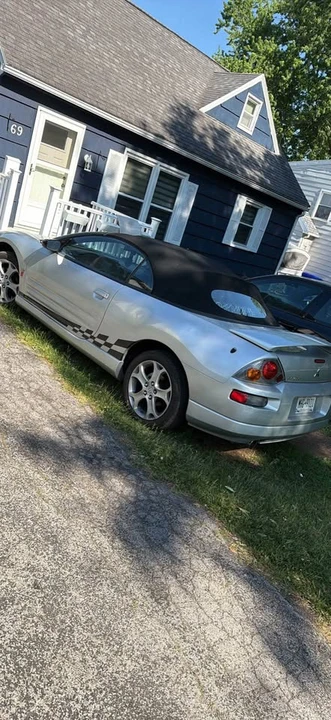 2005 Mitsubishi Eclipse 3rd Gen - Image 2 of 2