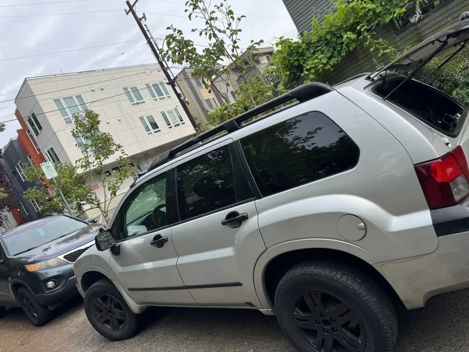 2005 Mitsubishi Endeavor - Image 4 of 15
