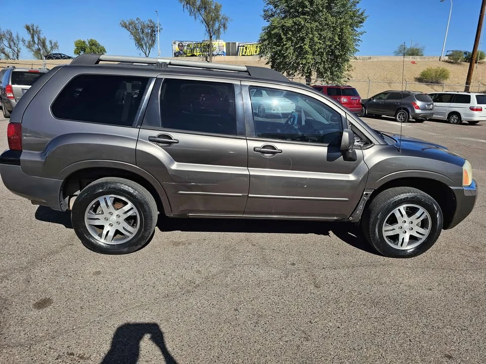 2005 Mitsubishi Endeavor - Image 4 of 7