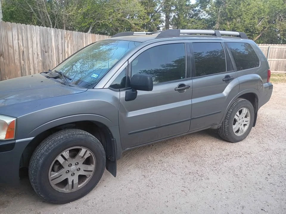 2005 Mitsubishi Endeavor - Image 3 of 6