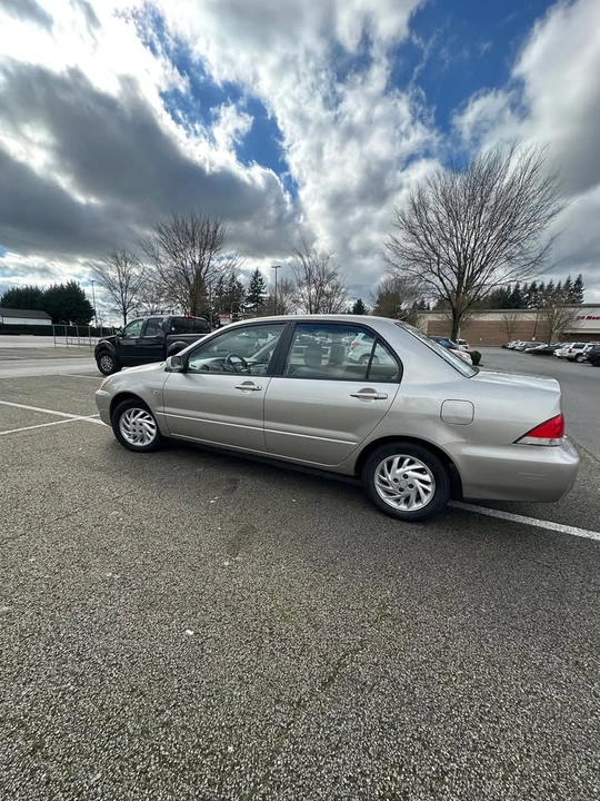 2005 Mitsubishi Lancer 8th Gen - Image 2 of 10