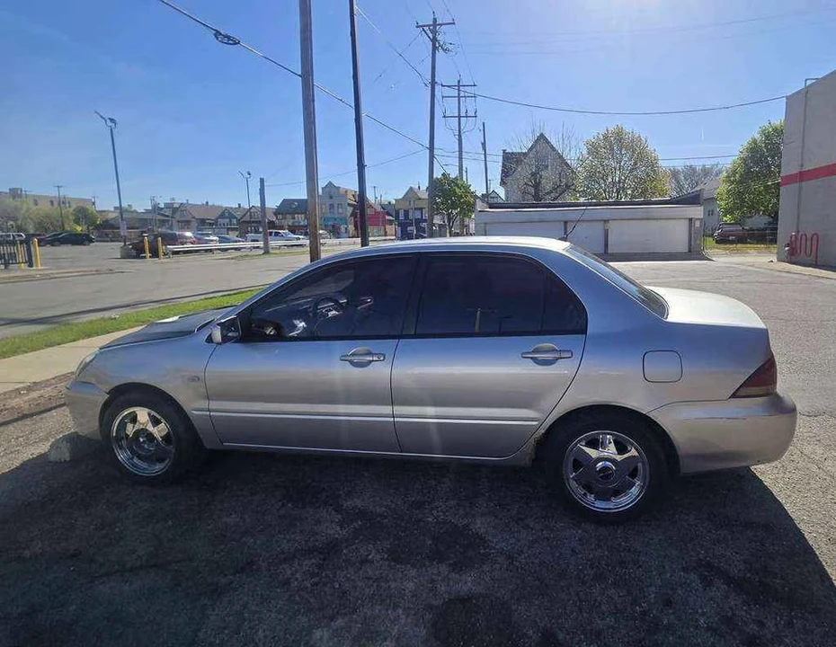 2005 Mitsubishi Lancer 8th Gen - Image 3 of 4