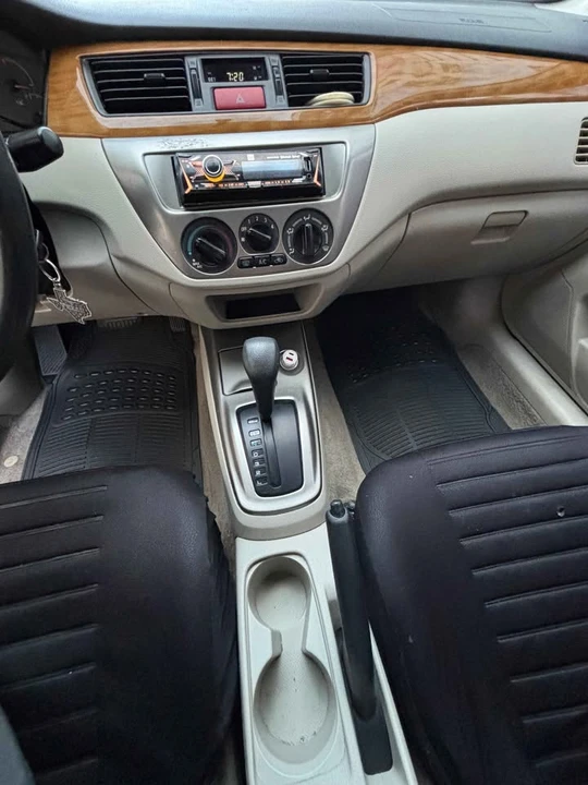2005 Mitsubishi Lancer 8th Gen - Image 2 of 4