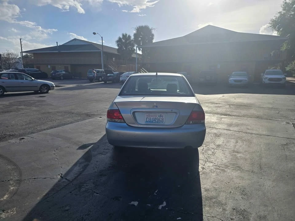 2005 Mitsubishi Lancer 8th Gen - Image 3 of 10