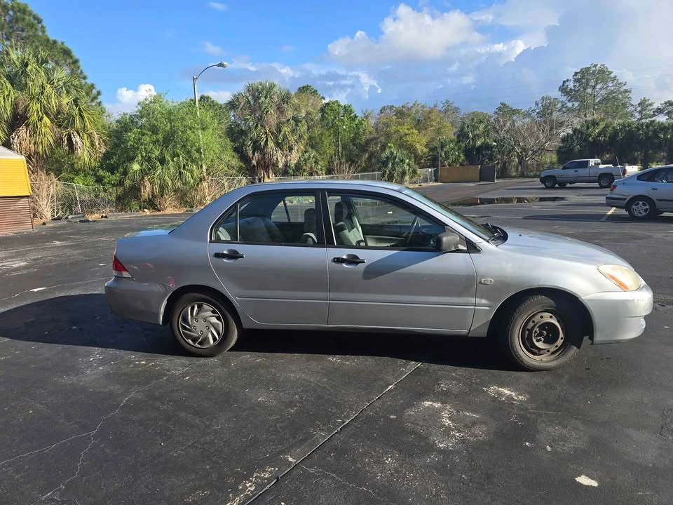 2005 Mitsubishi Lancer 8th Gen - Image 2 of 10