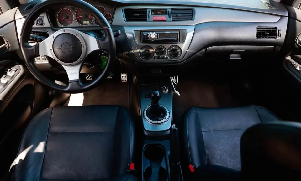 2005 Mitsubishi Lancer Evolution VIII 7th Gen - Image 2 of 4