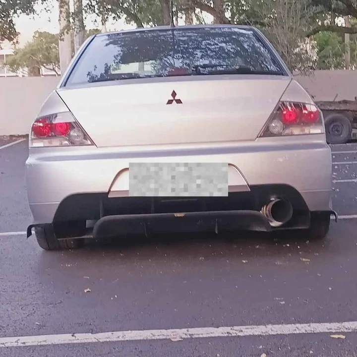 2005 Mitsubishi Lancer - Image 2 of 6