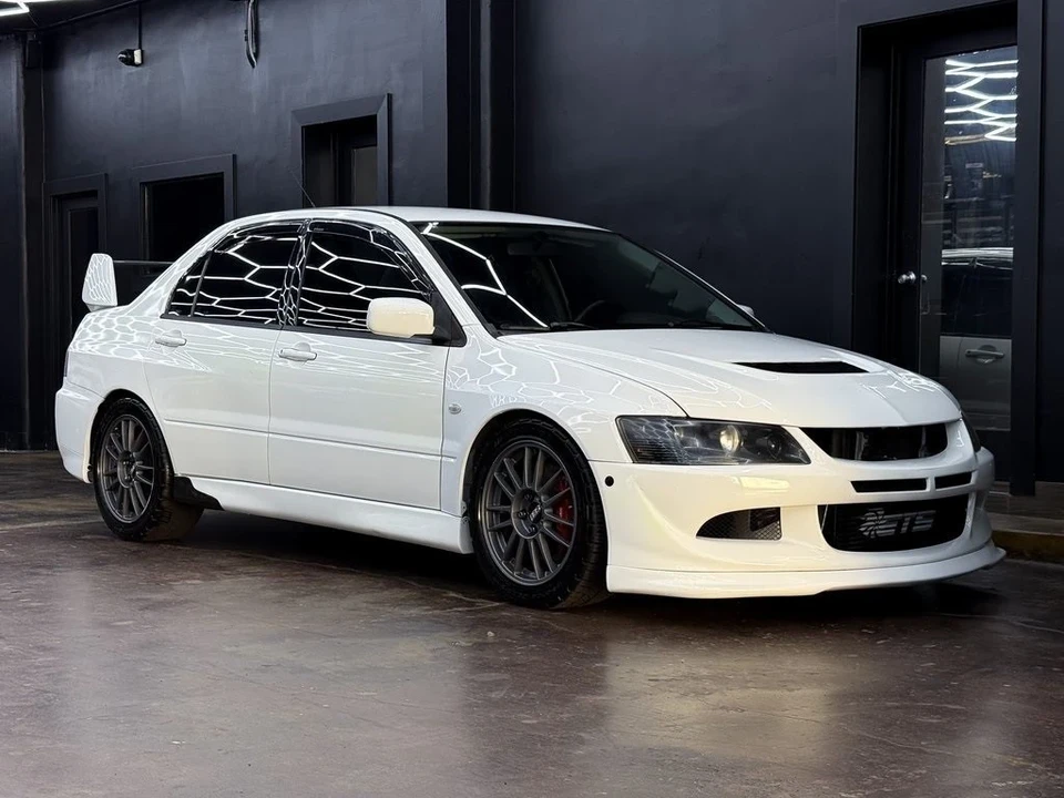 2005 Mitsubishi Lancer Evolution VIII 7th Gen - Image 9 of 12