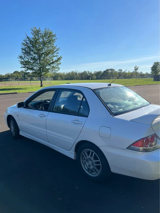 2005 Mitsubishi Lancer 8th Gen - Image 2 of 7