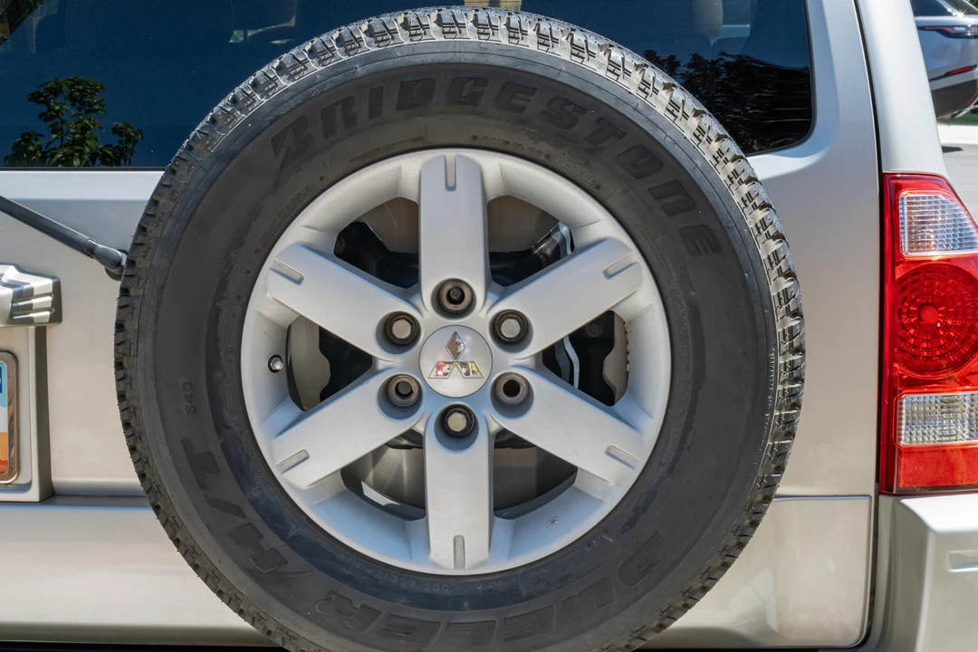 2005 Mitsubishi Pajero/Montero 3rd Gen - Image 28 of 31
