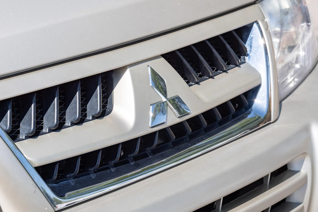 2005 Mitsubishi Pajero/Montero 3rd Gen - Image 16 of 31