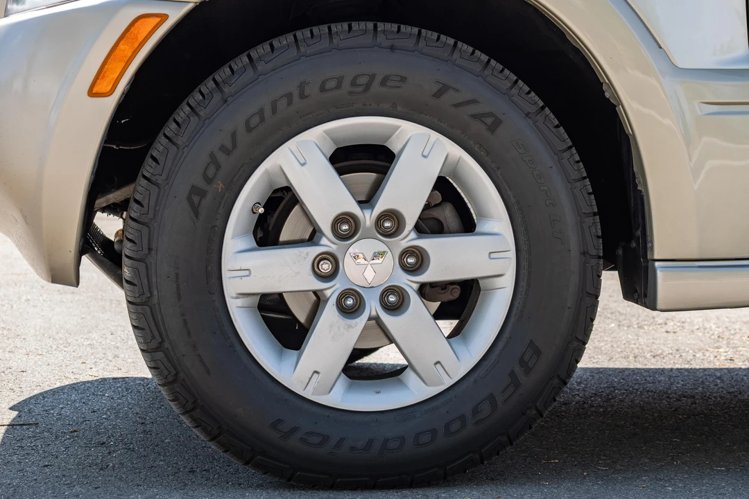 2005 Mitsubishi Pajero/Montero 3rd Gen - Image 31 of 31