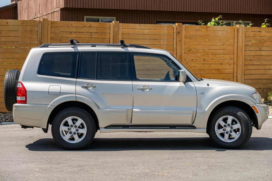 2005 Mitsubishi Pajero/Montero 3rd Gen - Image 3 of 31