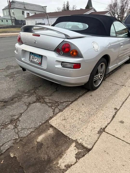 2005 Mitsubishi Eclipse 3rd Gen - Image 4 of 10