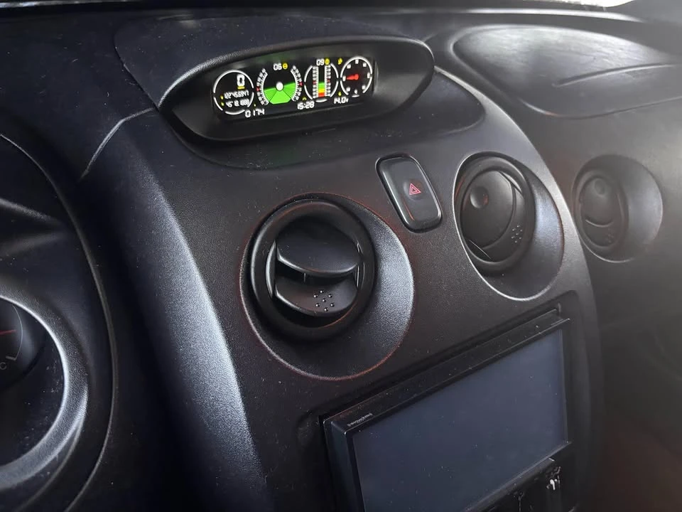 2005 Mitsubishi Eclipse 3rd Gen - Image 5 of 7