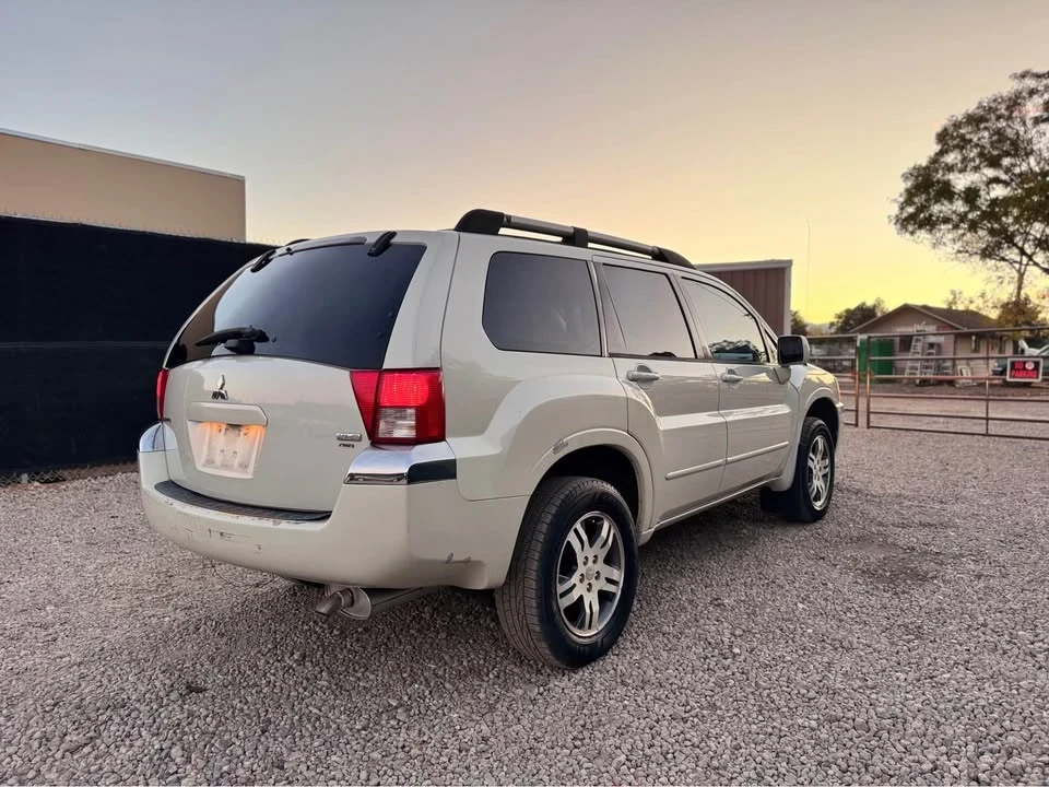 2005 Mitsubishi Endeavor - Image 4 of 14