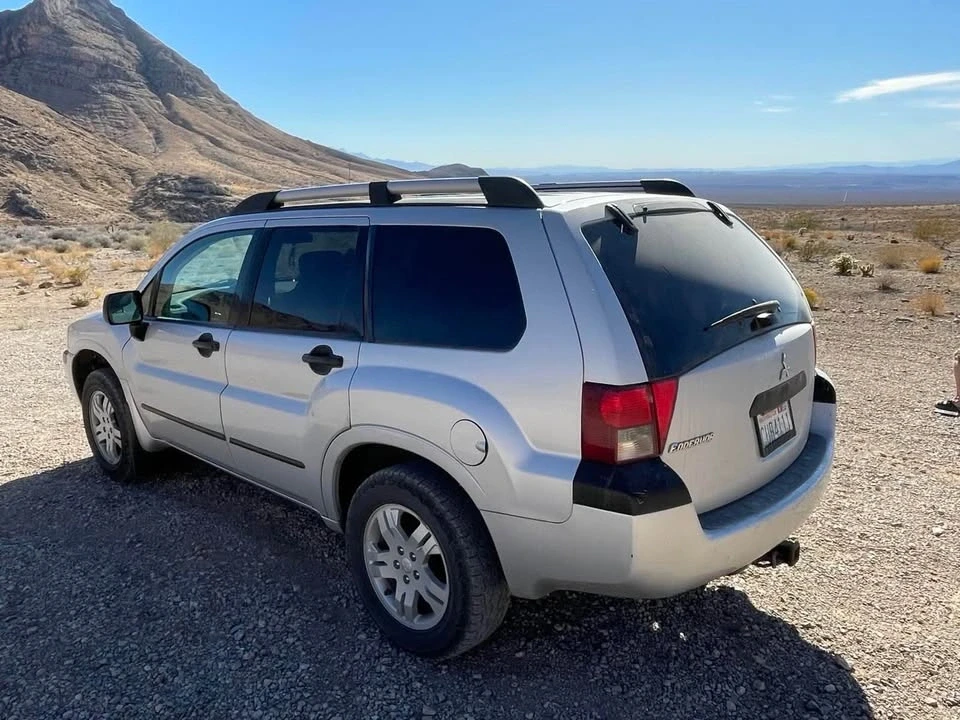 2005 Mitsubishi Endeavor - Image 4 of 9