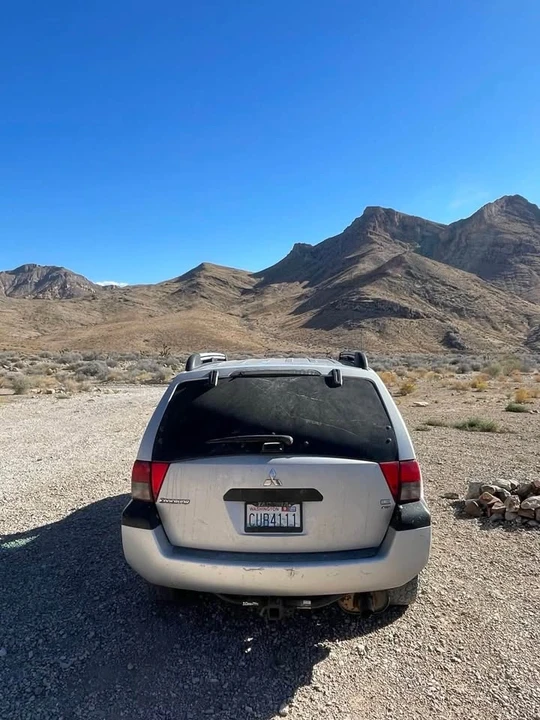 2005 Mitsubishi Endeavor - Image 3 of 9