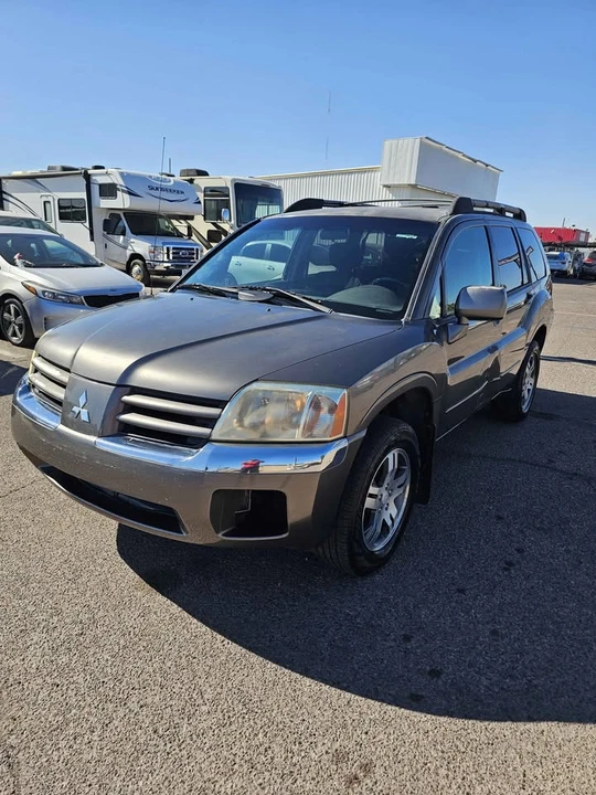 2005 Mitsubishi Endeavor - Image 3 of 10
