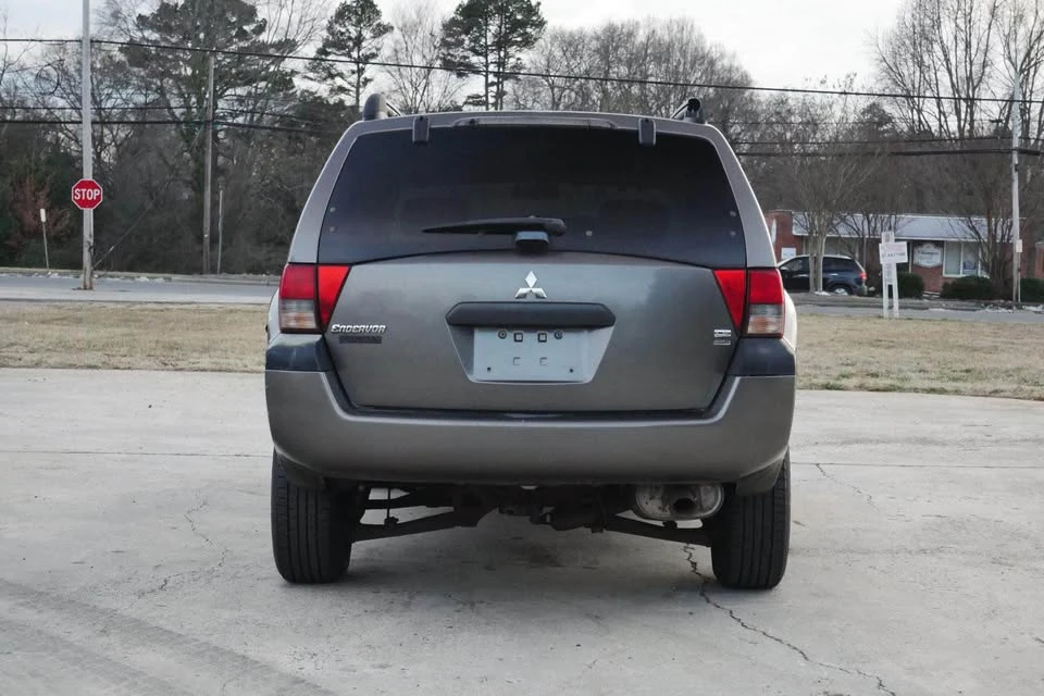 2005 Mitsubishi Endeavor - Image 8 of 17