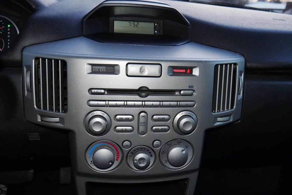 2005 Mitsubishi Endeavor - Image 14 of 17