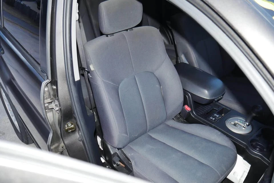 2005 Mitsubishi Endeavor - Image 11 of 17
