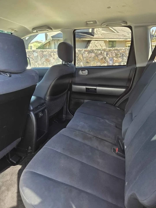 2005 Mitsubishi Endeavor - Image 8 of 10