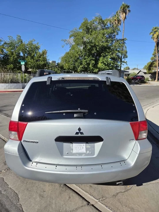 2005 Mitsubishi Endeavor - Image 4 of 10
