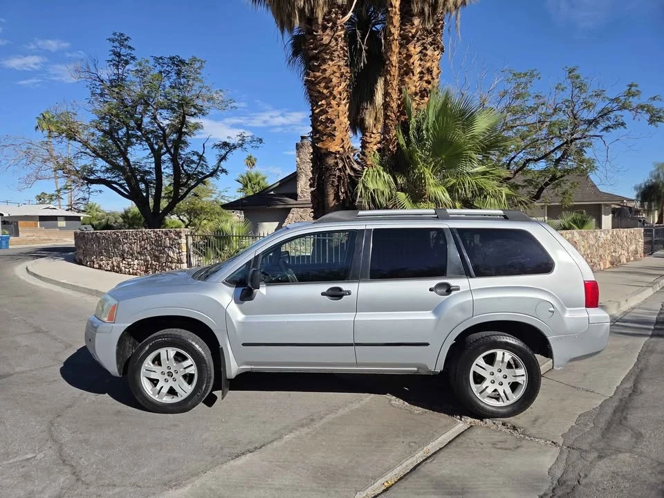 2005 Mitsubishi Endeavor - Image 3 of 10