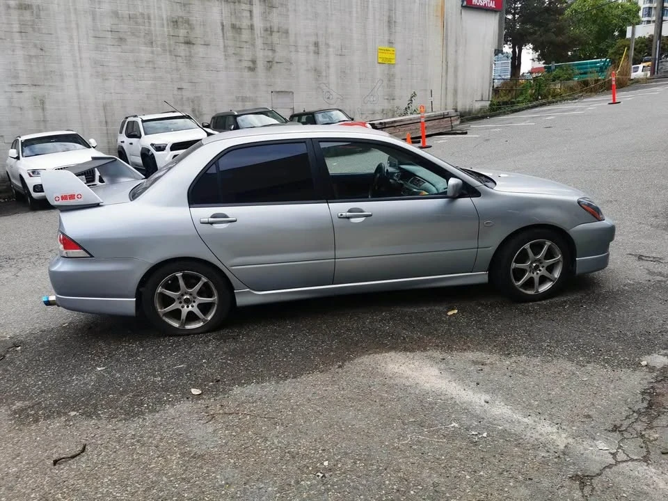 2005 Mitsubishi Lancer 8th Gen - Image 5 of 10