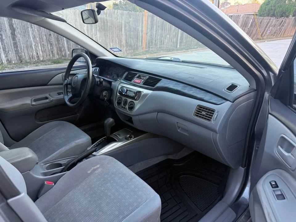 2005 Mitsubishi Lancer 8th Gen - Image 8 of 11