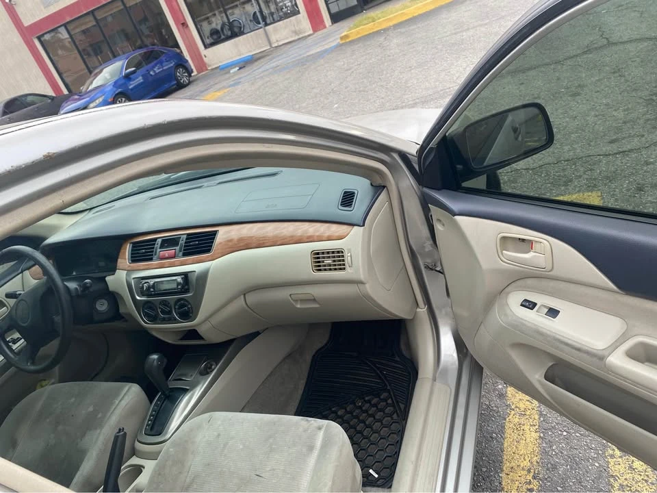 2005 Mitsubishi Lancer 8th Gen - Image 2 of 10