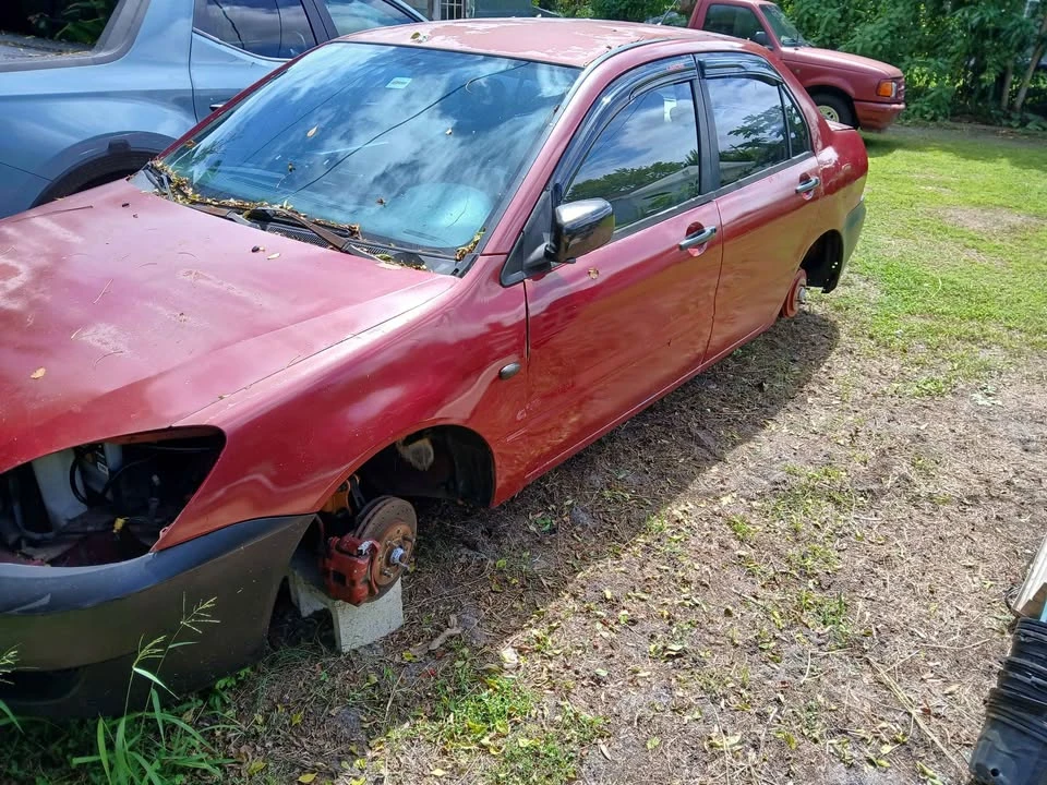 2005 Mitsubishi Lancer 8th Gen - Image 2 of 4