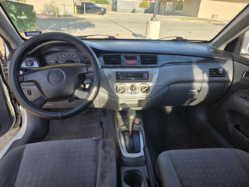 2005 Mitsubishi Lancer 8th Gen - Image 9 of 14