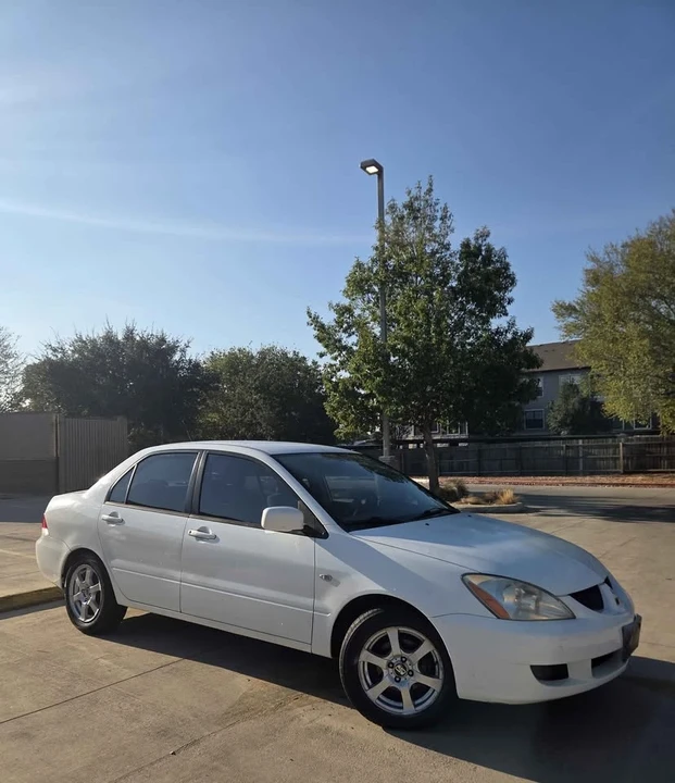 2005 Mitsubishi Lancer 8th Gen - Image 3 of 11