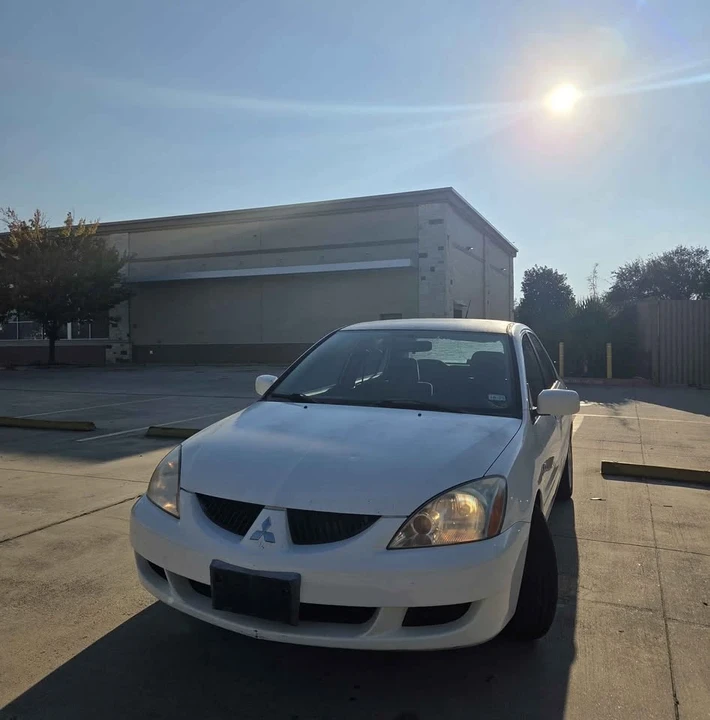2005 Mitsubishi Lancer 8th Gen - Image 2 of 11