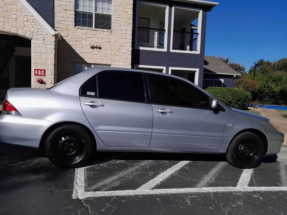 2005 Mitsubishi Lancer 8th Gen - Image 2 of 10