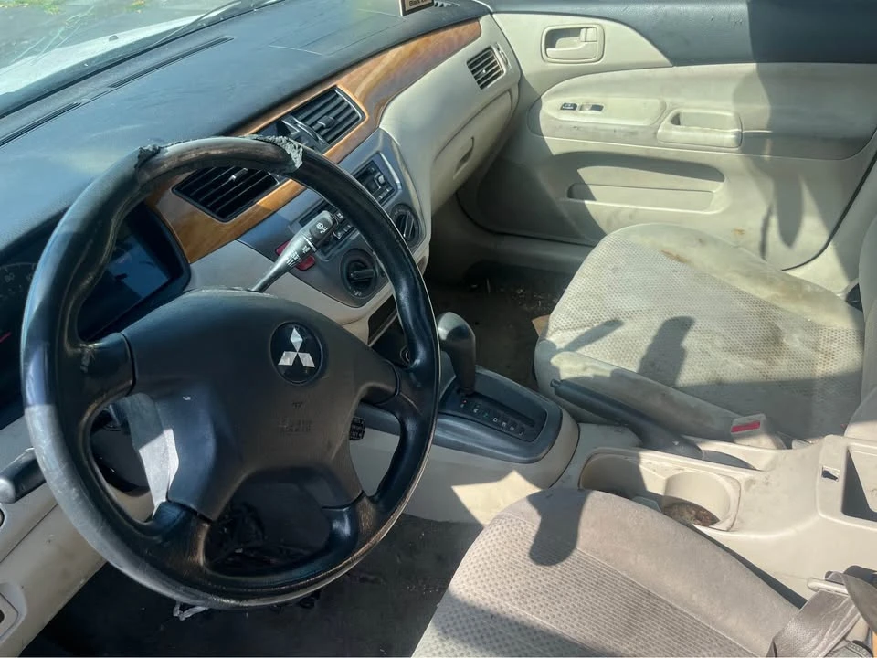2005 Mitsubishi Lancer 8th Gen - Image 9 of 11